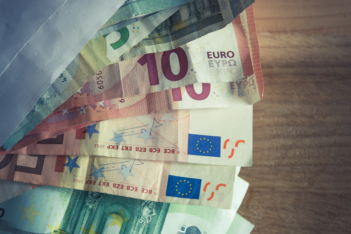 Proračun v prvih dveh mesecih s 108 milijonov evrov presežka